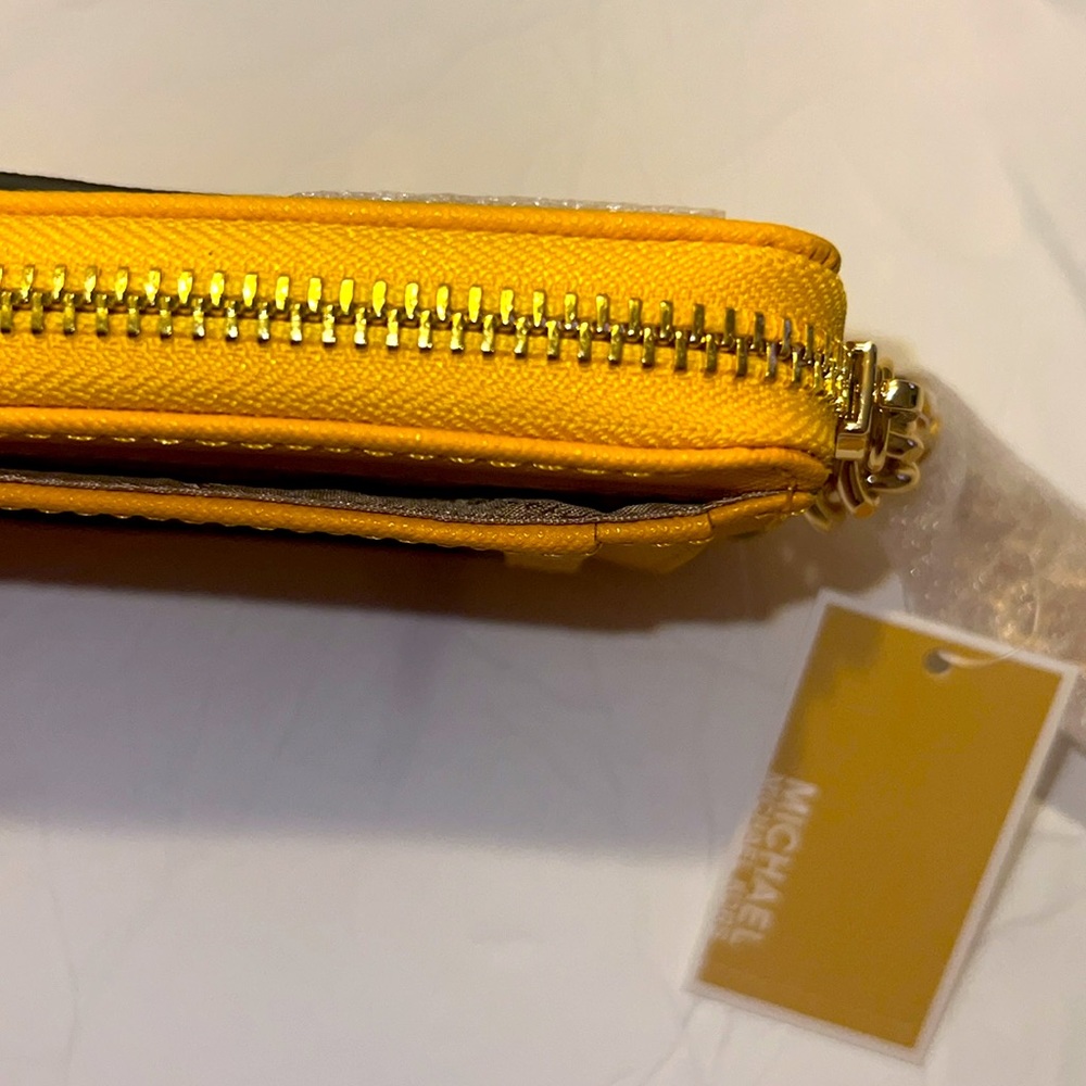 Leather Chain Card Case - Picture 4 of 5